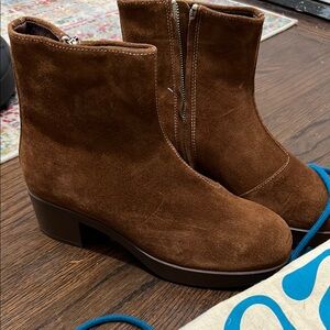 Lazo suede boots